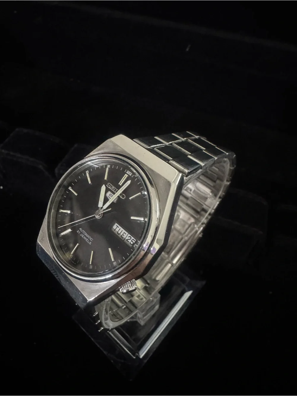 Seiko Black Dial Stainless Silver Bracelet Watch